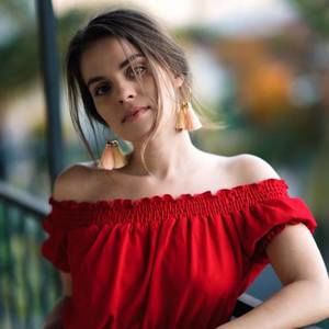 Meet your Posher, Carrie